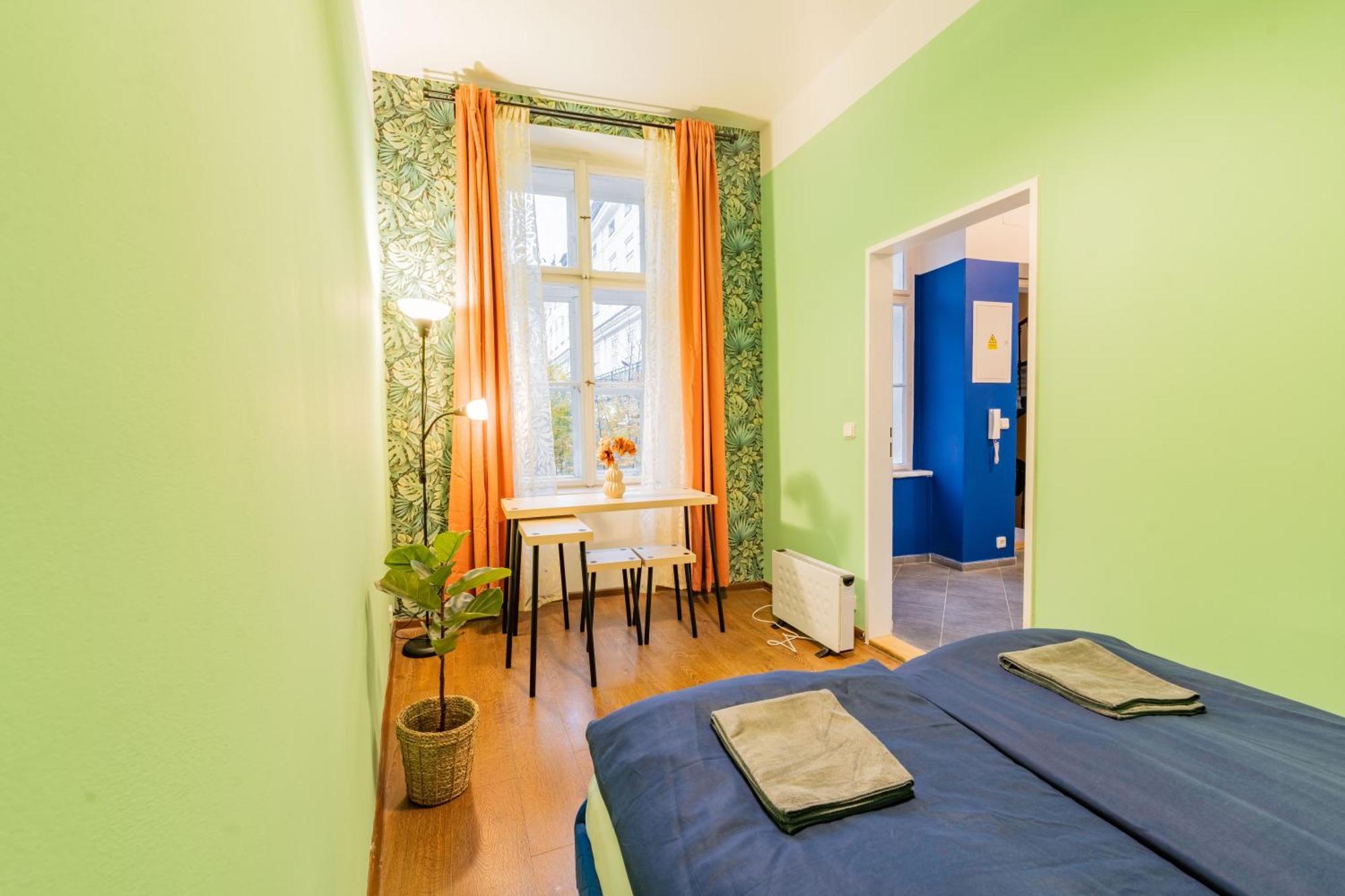Stellar Female Hostel Прага Экстерьер фото