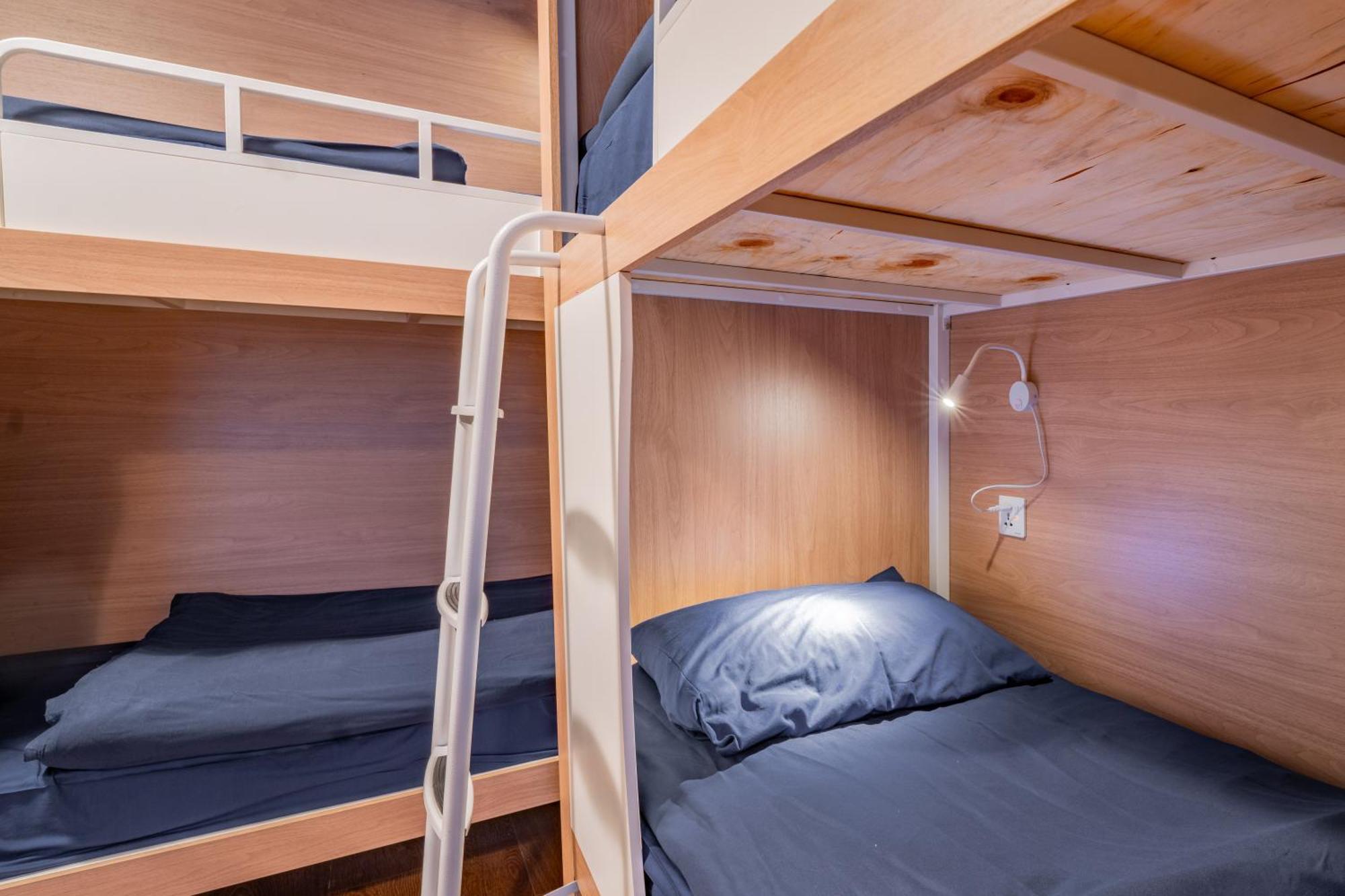 Stellar Female Hostel Прага Экстерьер фото